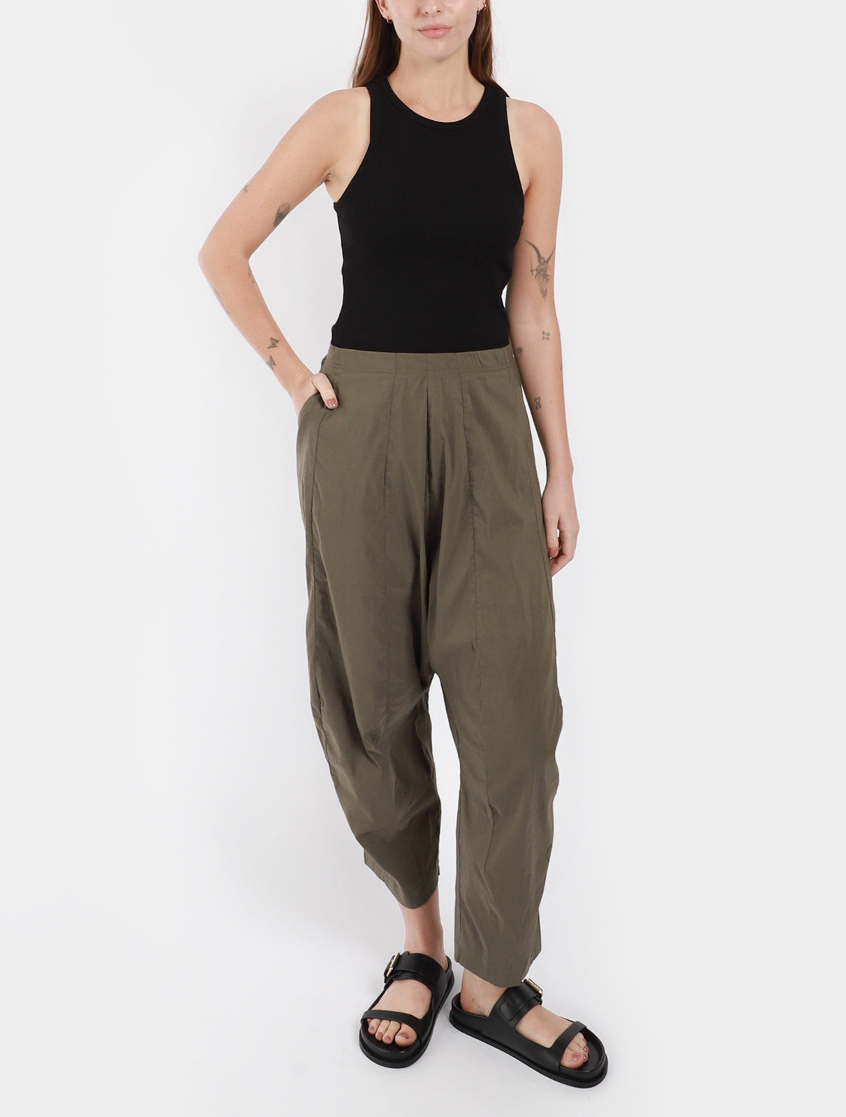studio-rundholz-stretch-pants-olive_1.jpg
